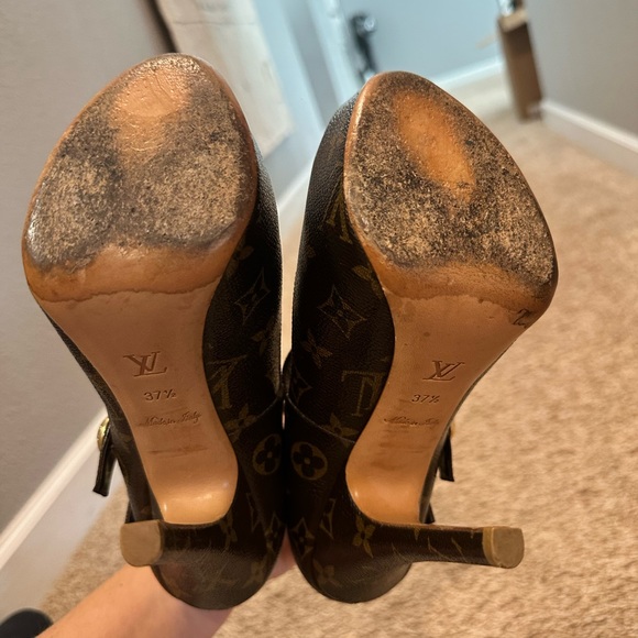 Louis Vuitton Heels 37.5 - Picture 3 of 5
